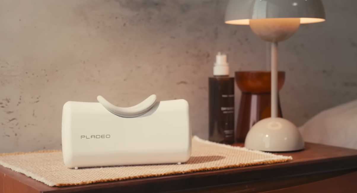 PlaDeo bio-plasma deodorant device